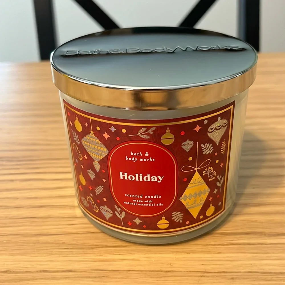 Bath & Body Works 3 Wick Candle. Holiday.